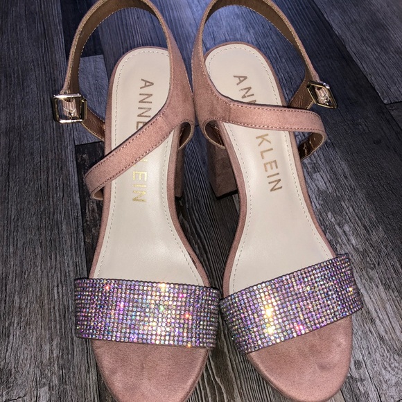 Anne Taylor sparkling sandal.  Size 7 1/5.  Worn to a wedding! - Picture 4 of 10